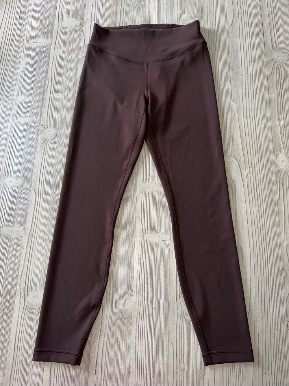 Lululemon Wunder Under - Size 6 Square Tag